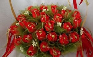 Букет из конфет в презент