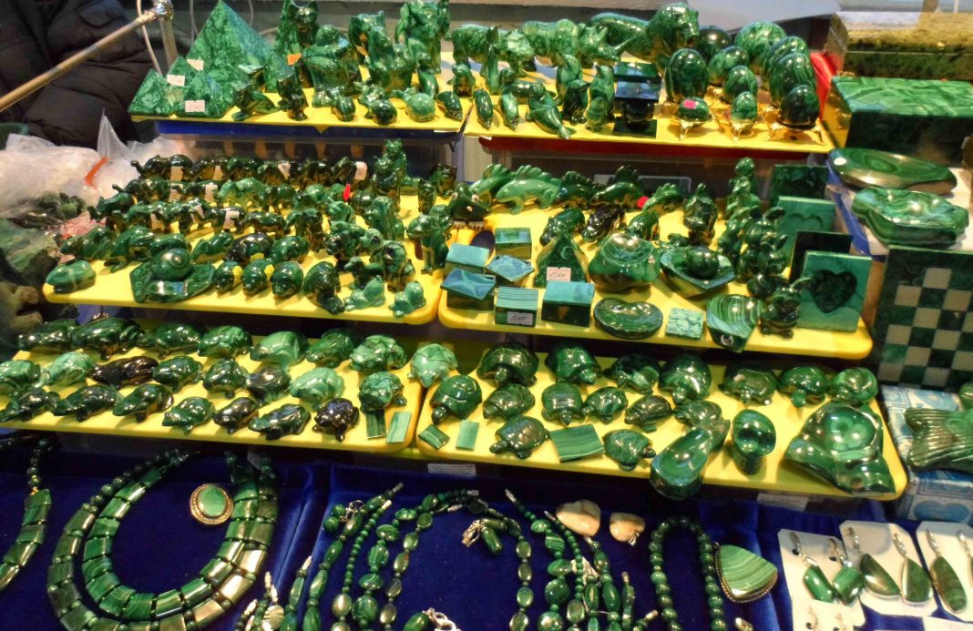 какие привезти. сувенирная лавка китай. какие привезти. сувениры из египта. какие привезти.