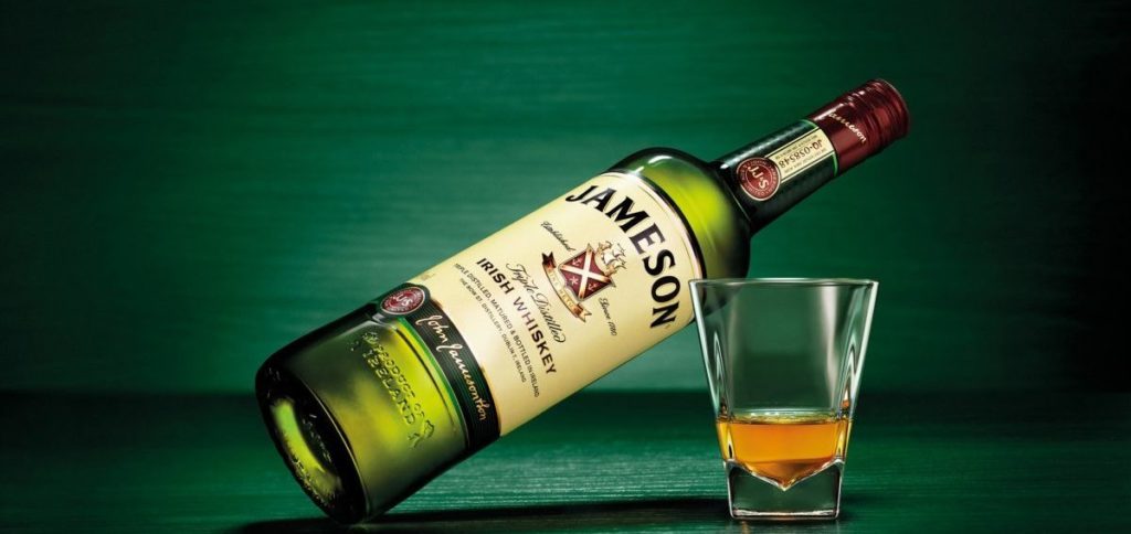 Бутылка виски JAMESON