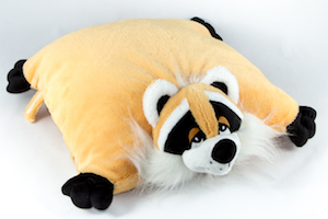 Любимой девушке можно подарить большую подушку-игрушку