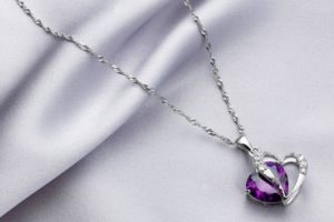 Украшение из серебра