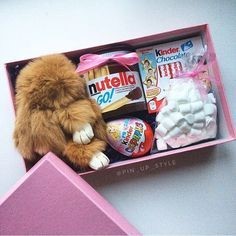 Коробочка с разными презентами
